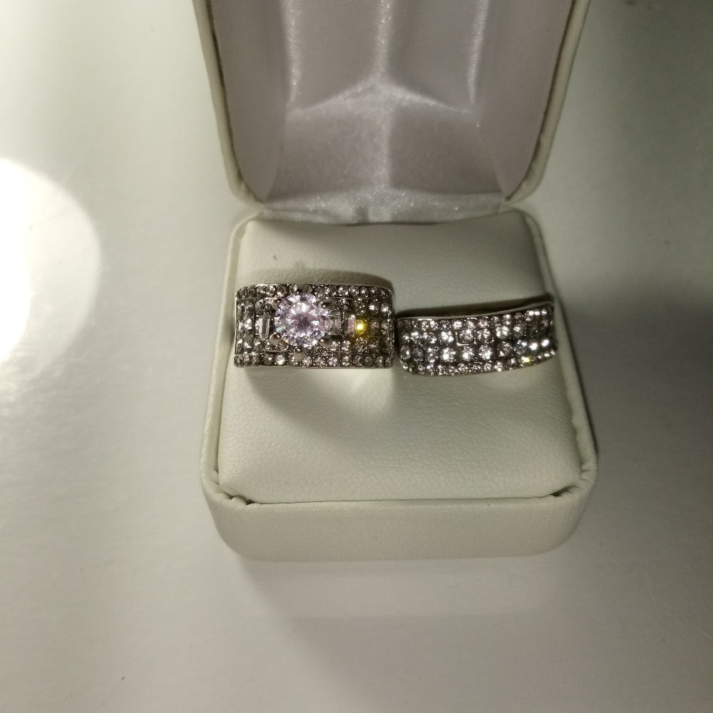 Remarkable Wedding Set - Picture 3 of 7